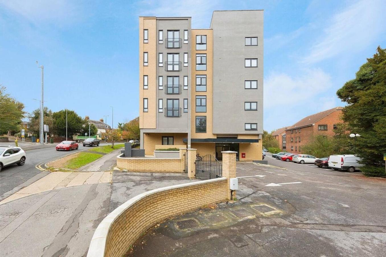 Maidstone Heights By Kasar Stays Exterior photo