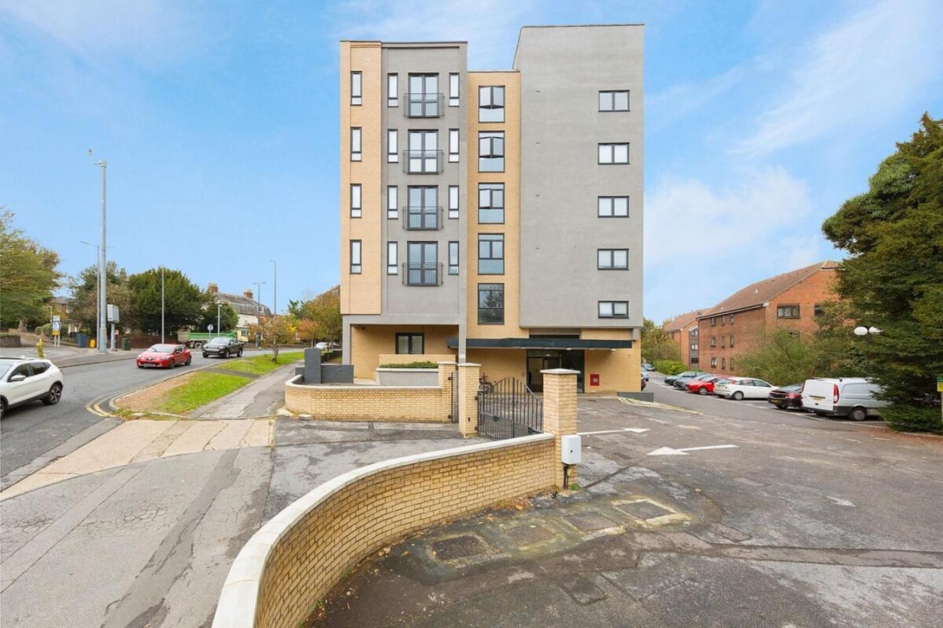 Maidstone Heights By Kasar Stays Exterior photo